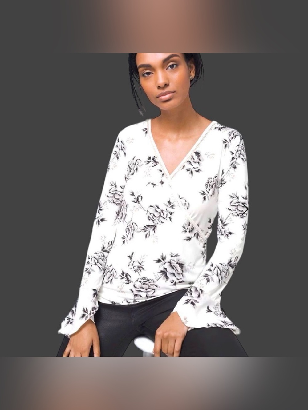 White House Black Market WHBM Floral Long Sleeve V-Neck Wrap Size XS